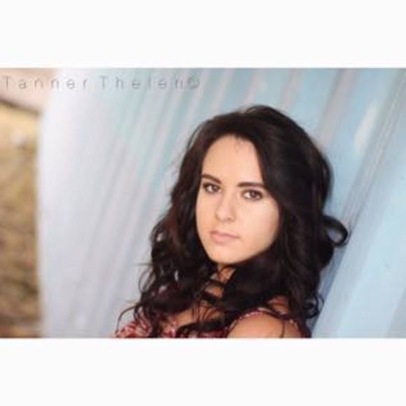 Meet your Posher, Allie - Picture 1 of 1